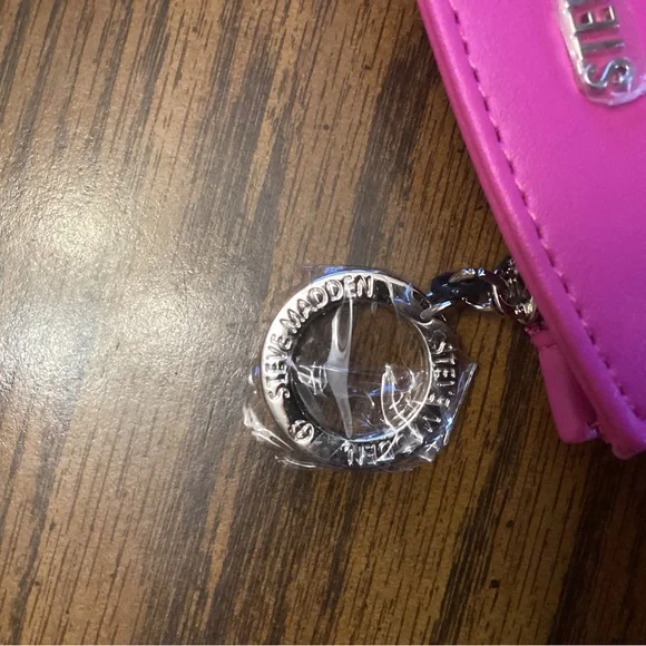 Steve Madden Card Wallet in Hyper Pink, NWT - Picture 3 of 4
